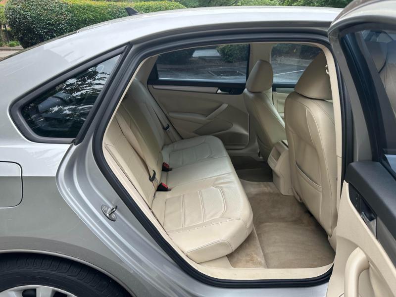 Volkswagen Passat 1.8T Wolfsburg AT 2014