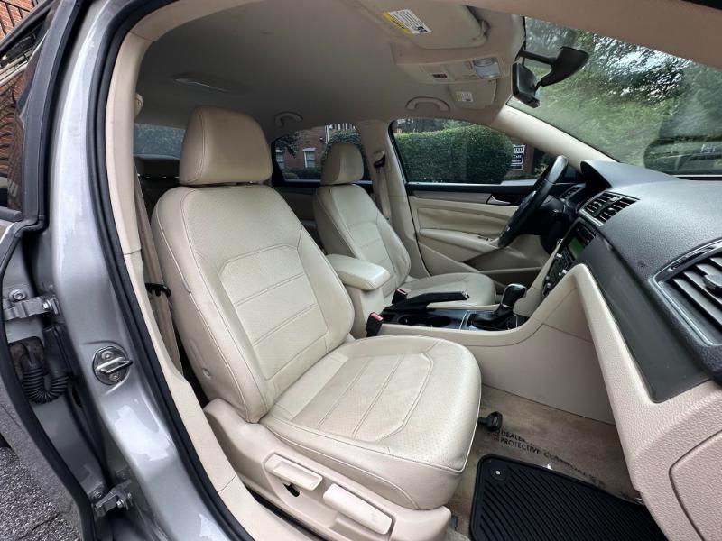 Volkswagen Passat 1.8T Wolfsburg AT 2014
