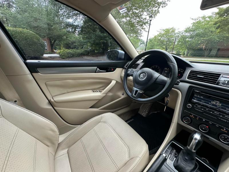 Volkswagen Passat 1.8T Wolfsburg AT 2014
