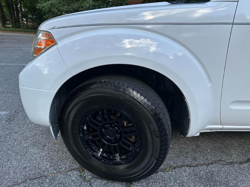 Nissan Frontier SV Crew Cab 2WD 2012