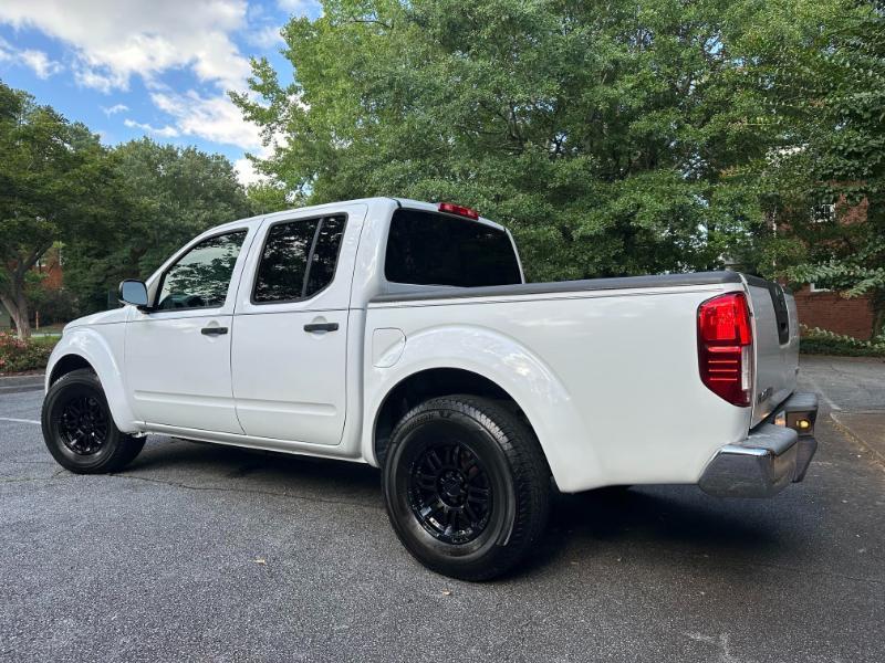 Nissan Frontier SV Crew Cab 2WD 2012