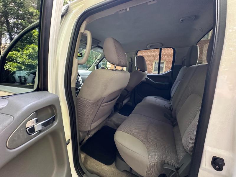 Nissan Frontier SV Crew Cab 2WD 2012