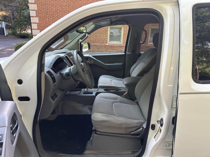 Nissan Frontier SV Crew Cab 2WD 2012