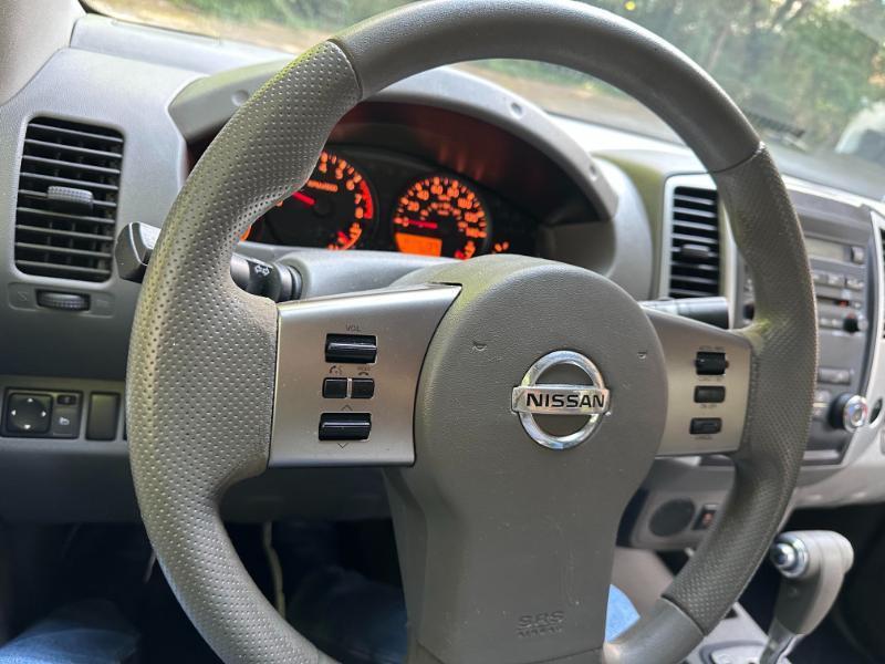 Nissan Frontier SV Crew Cab 2WD 2012