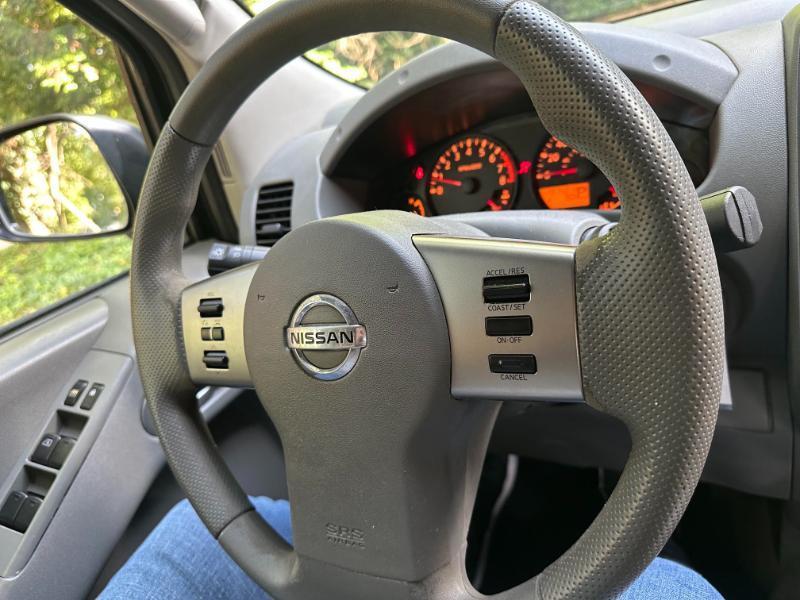 Nissan Frontier SV Crew Cab 2WD 2012