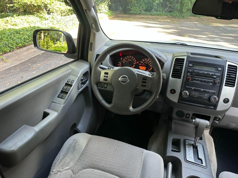 Nissan Frontier SV Crew Cab 2WD 2012