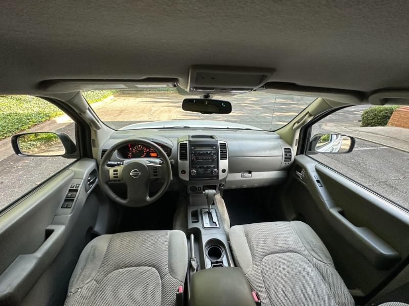 Nissan Frontier SV Crew Cab 2WD 2012