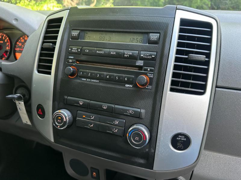 Nissan Frontier SV Crew Cab 2WD 2012