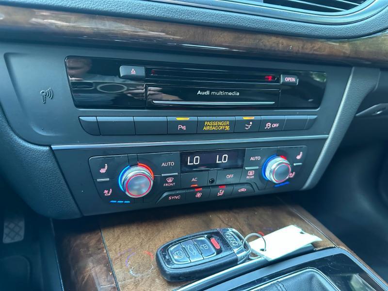 Audi A7 3.0T Prestige Sedan Quattro 2012