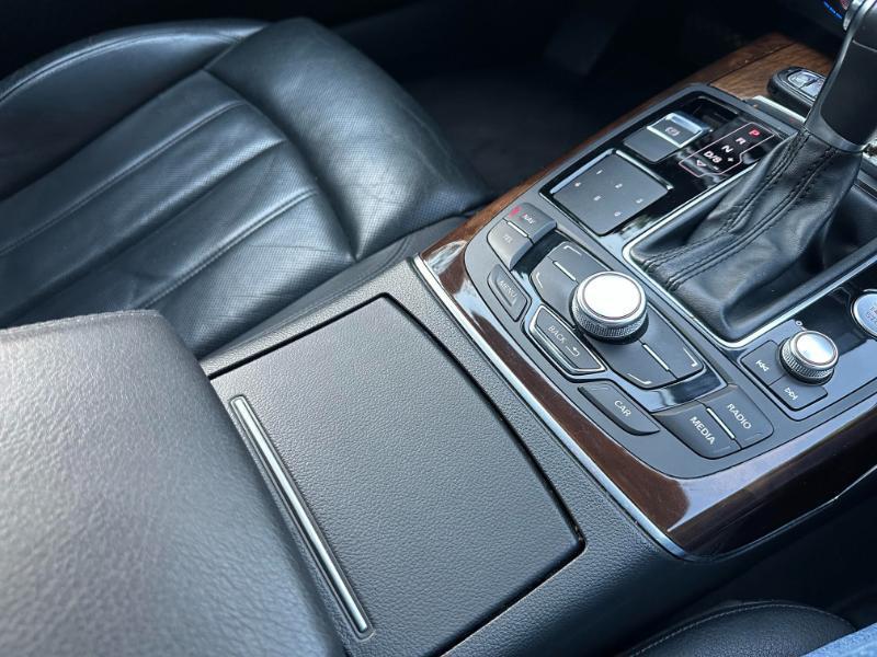 Audi A7 3.0T Prestige Sedan Quattro 2012