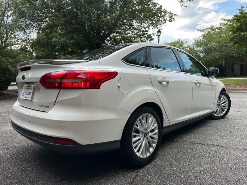 Ford Focus Titanium Sedan 2017