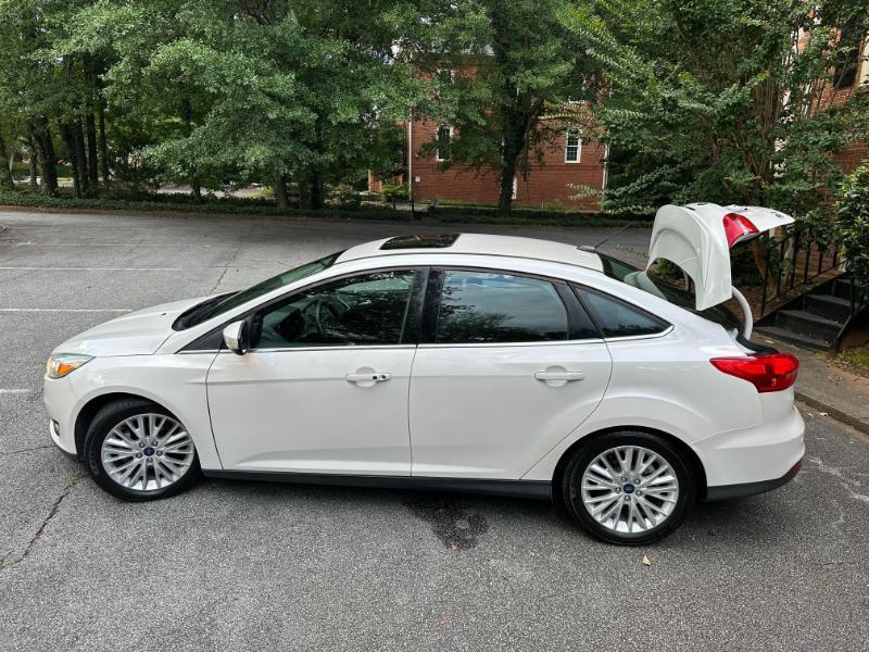Ford Focus Titanium Sedan 2017