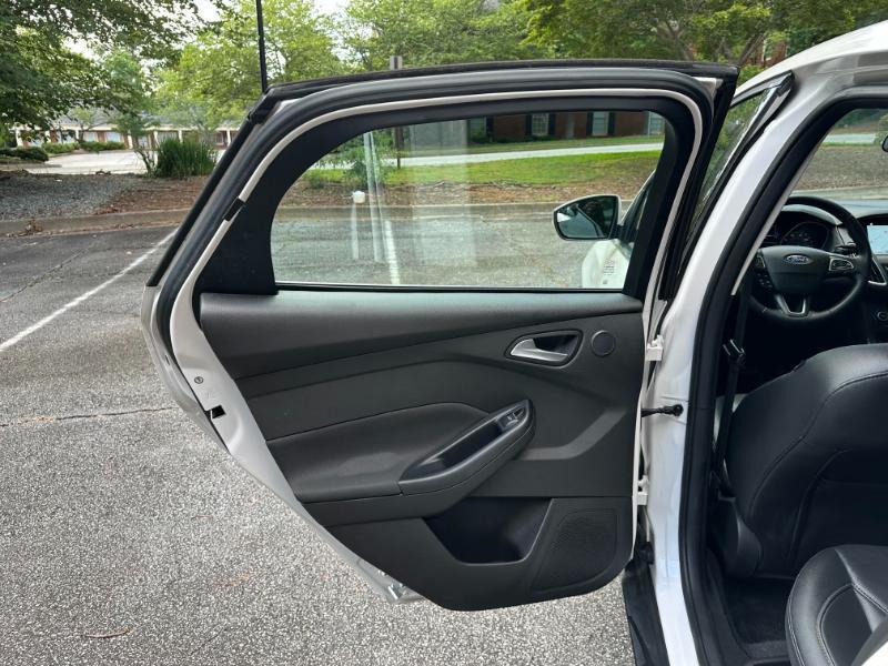 Ford Focus Titanium Sedan 2017