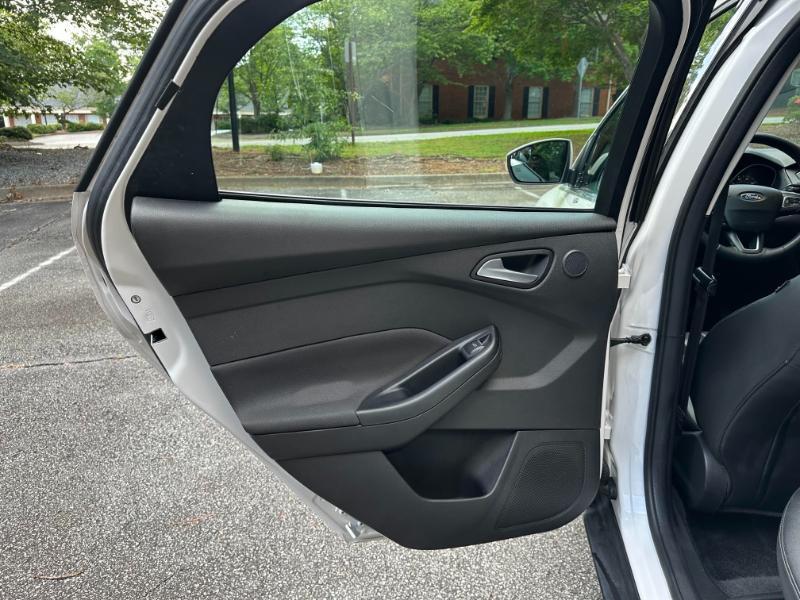 Ford Focus Titanium Sedan 2017