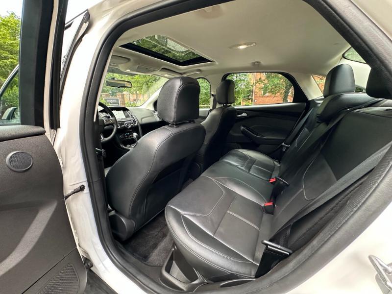 Ford Focus Titanium Sedan 2017
