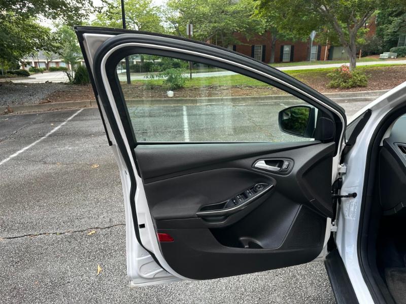Ford Focus Titanium Sedan 2017