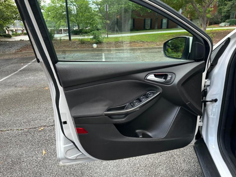 Ford Focus Titanium Sedan 2017
