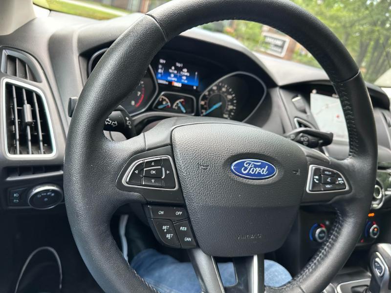 Ford Focus Titanium Sedan 2017