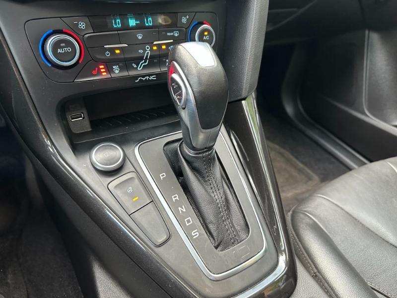 Ford Focus Titanium Sedan 2017