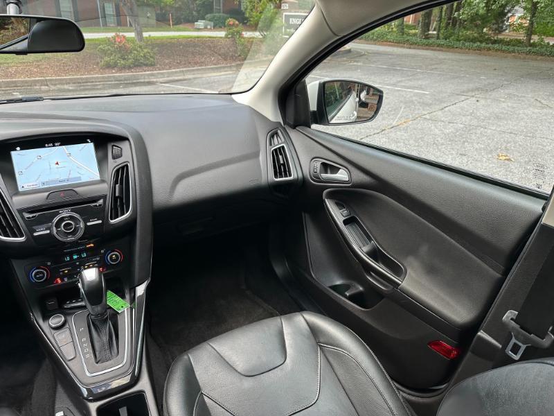 Ford Focus Titanium Sedan 2017