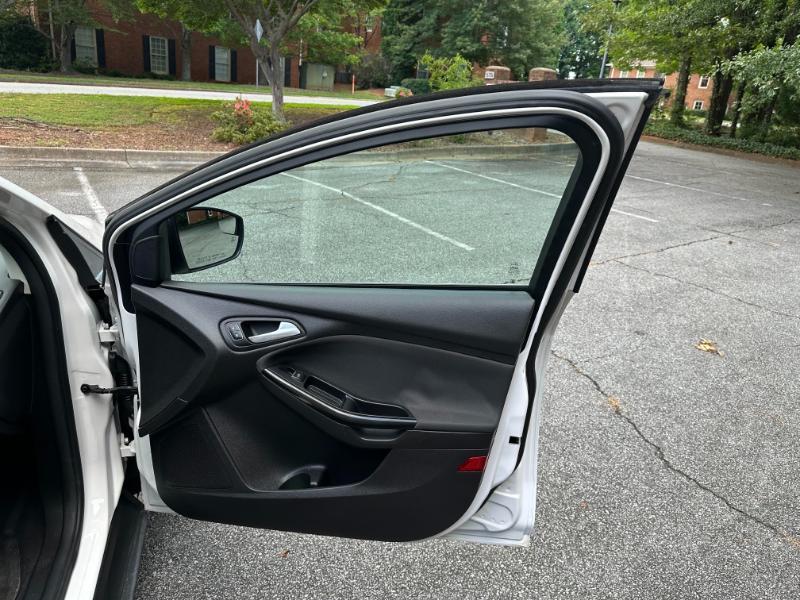 Ford Focus Titanium Sedan 2017