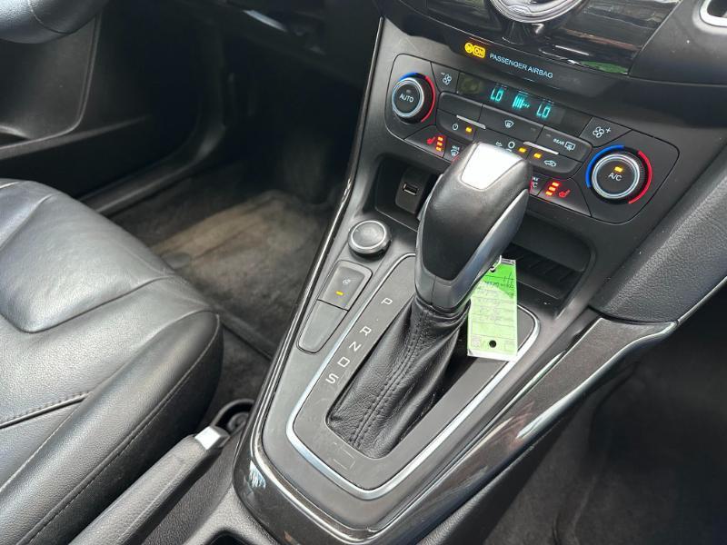 Ford Focus Titanium Sedan 2017