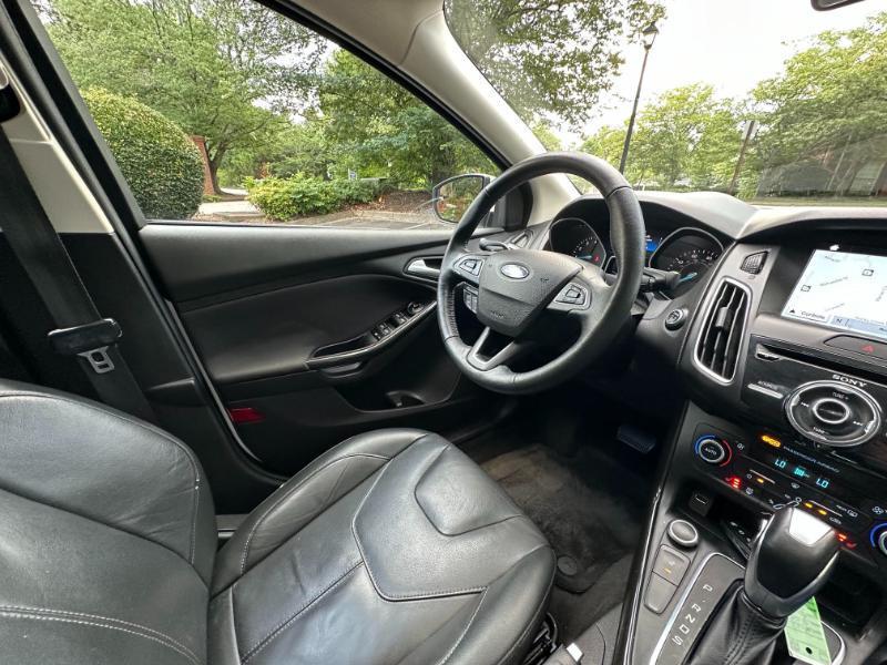 Ford Focus Titanium Sedan 2017