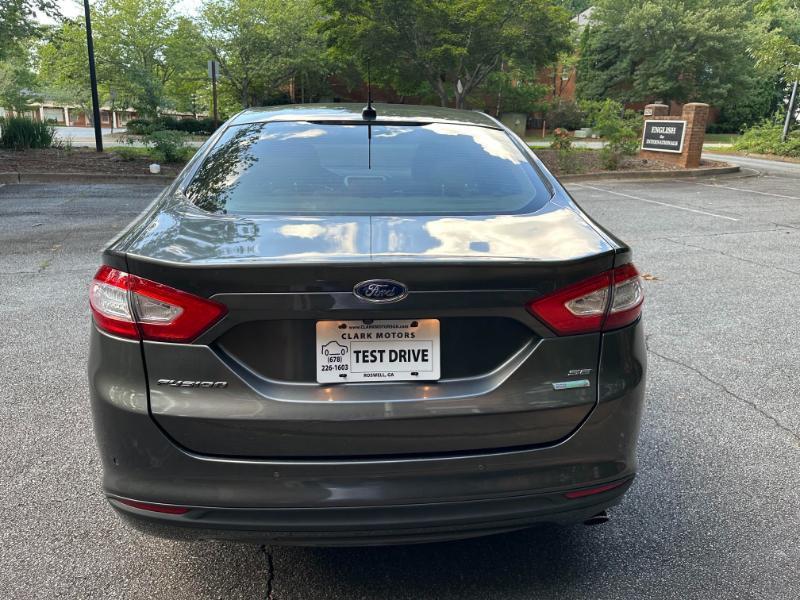 Ford Fusion SE 2016