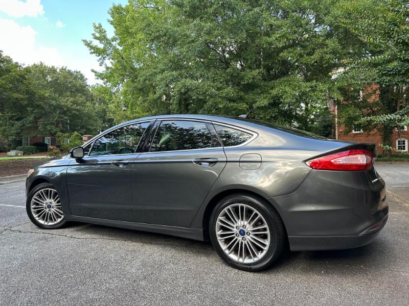 Ford Fusion SE 2016