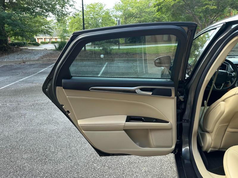 Ford Fusion SE 2016