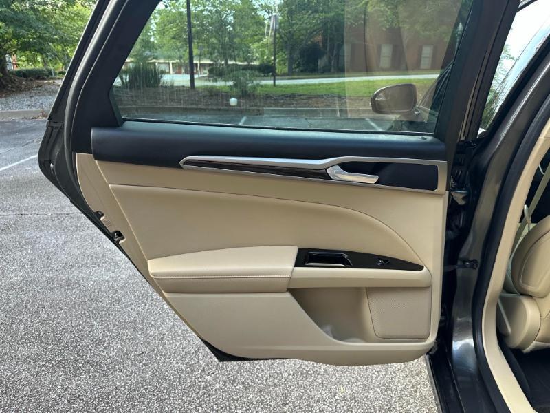 Ford Fusion SE 2016