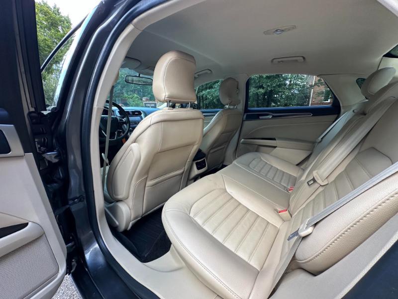 Ford Fusion SE 2016