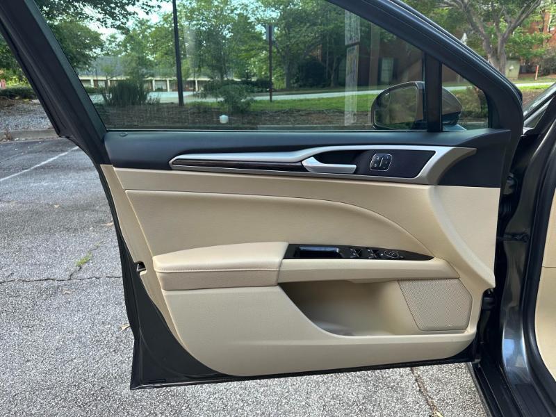 Ford Fusion SE 2016