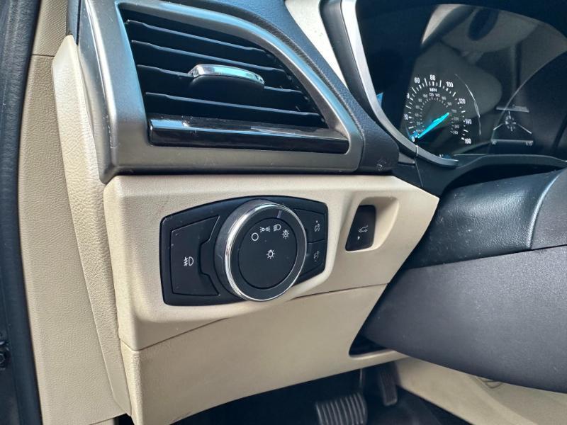 Ford Fusion SE 2016