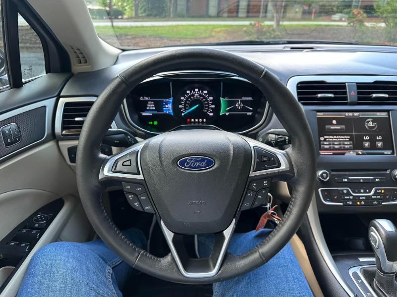 Ford Fusion SE 2016