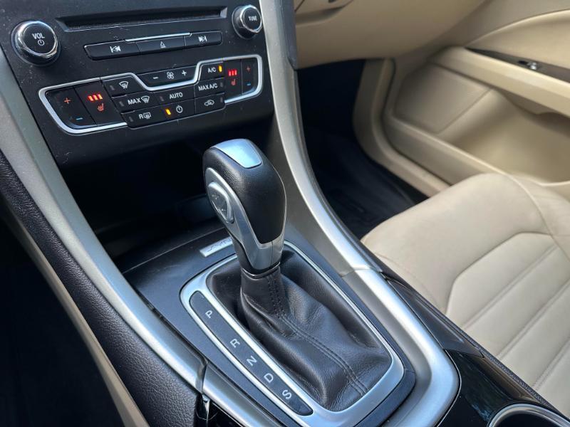 Ford Fusion SE 2016