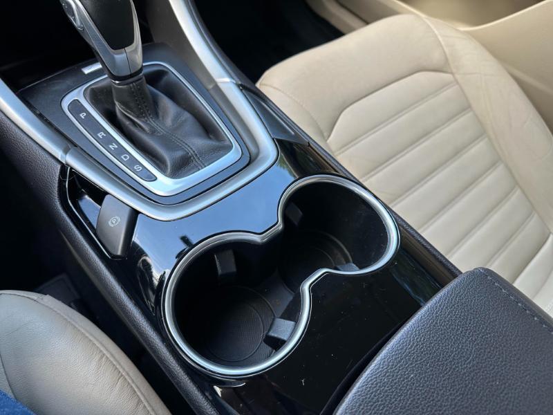Ford Fusion SE 2016