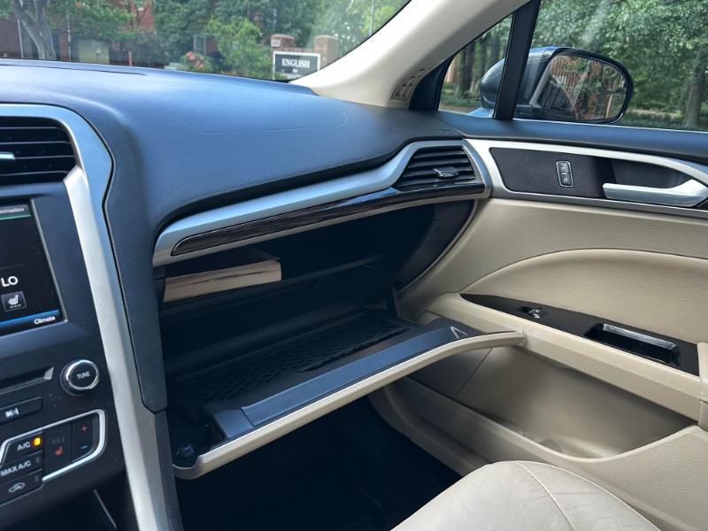 Ford Fusion SE 2016