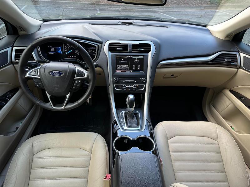 Ford Fusion SE 2016