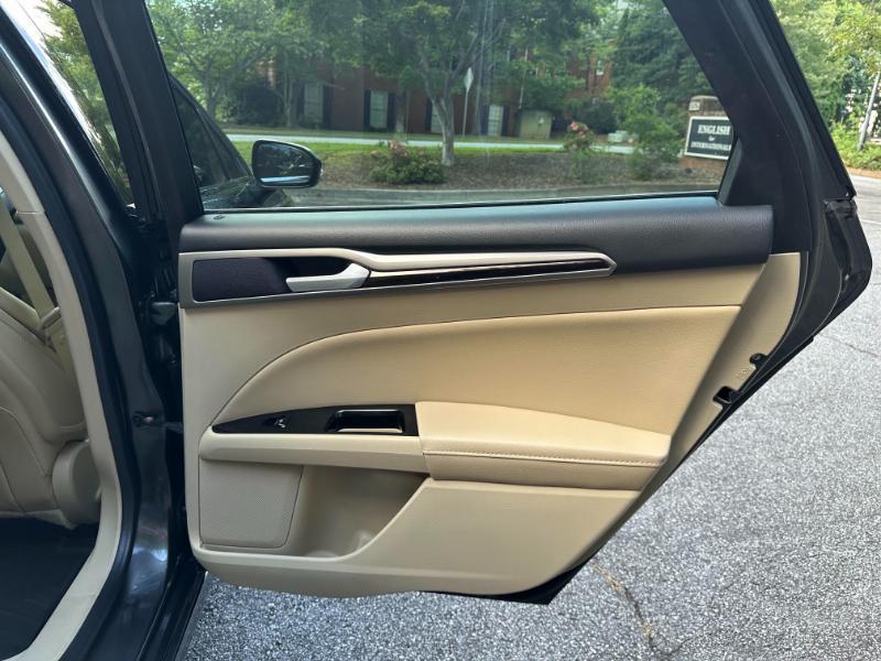 Ford Fusion SE 2016