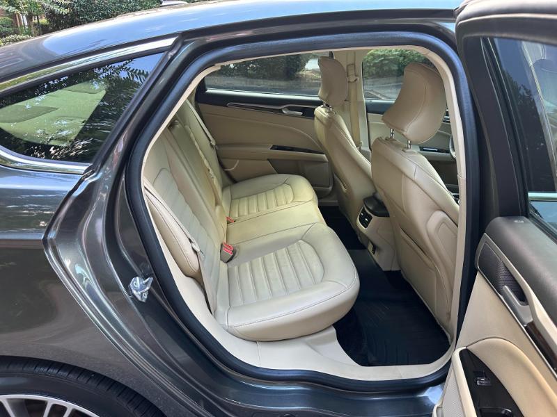 Ford Fusion SE 2016