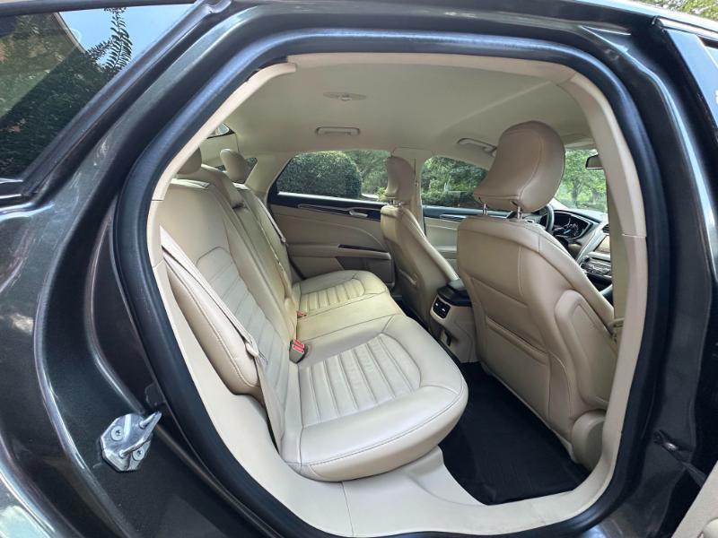 Ford Fusion SE 2016