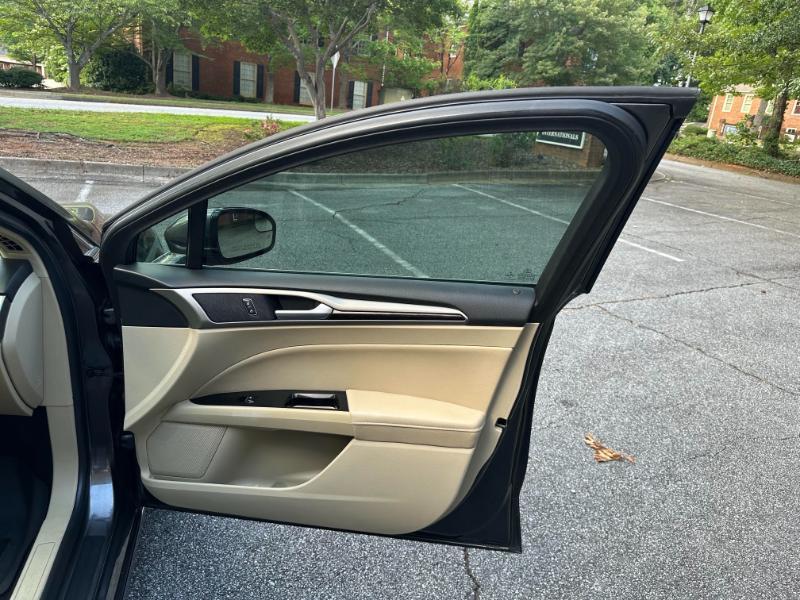 Ford Fusion SE 2016