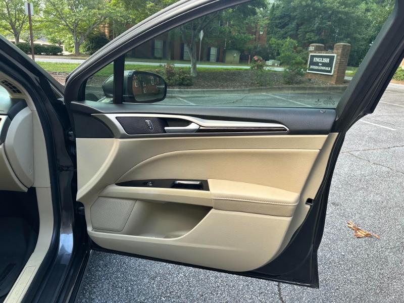 Ford Fusion SE 2016