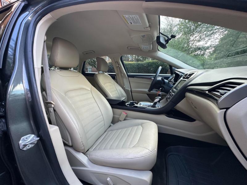 Ford Fusion SE 2016