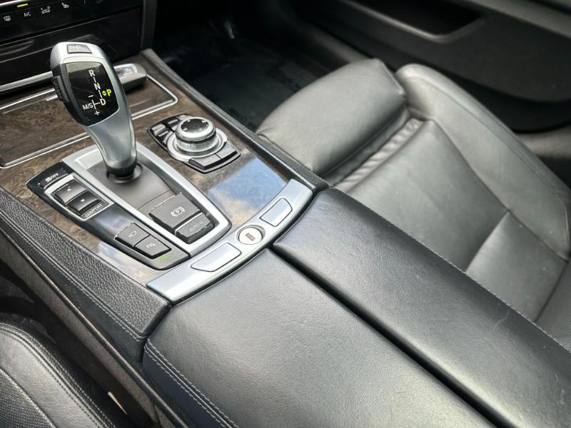 BMW 7-Series 740iL 2013