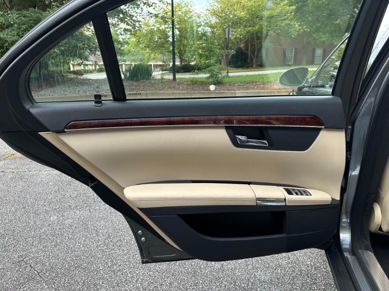 Mercedes-Benz S-Class S550 4MATIC 2007