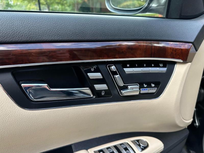 Mercedes-Benz S-Class S550 4MATIC 2007