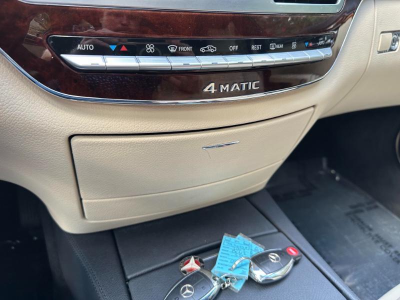 Mercedes-Benz S-Class S550 4MATIC 2007