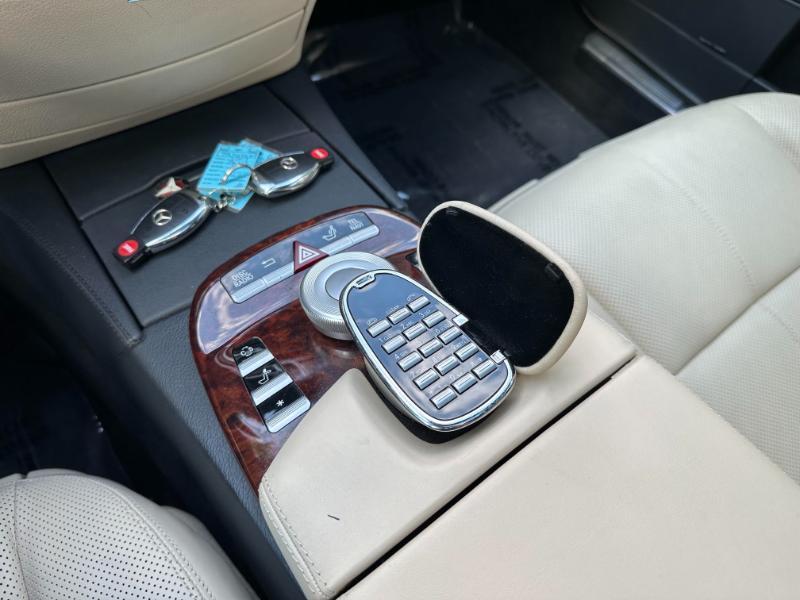 Mercedes-Benz S-Class S550 4MATIC 2007